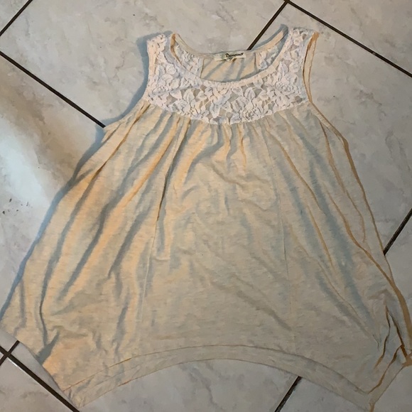 SOLD- Women’s tank tops - Picture 4 of 12